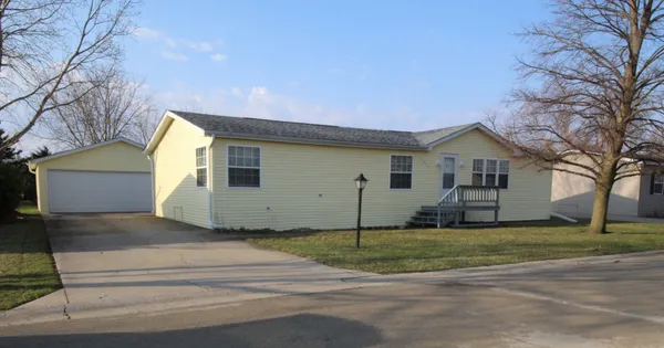 $69,900 | 5435 Autumn Ash Lane, Machesney Park, IL 61115