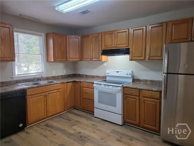 $1,800 | 8 Ronnie Avenue, Savannah, GA 31408