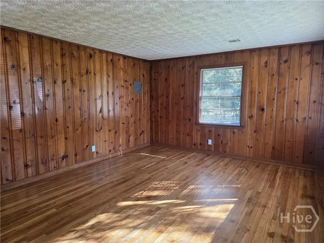 $1,800 | 8 Ronnie Avenue, Savannah, GA 31408