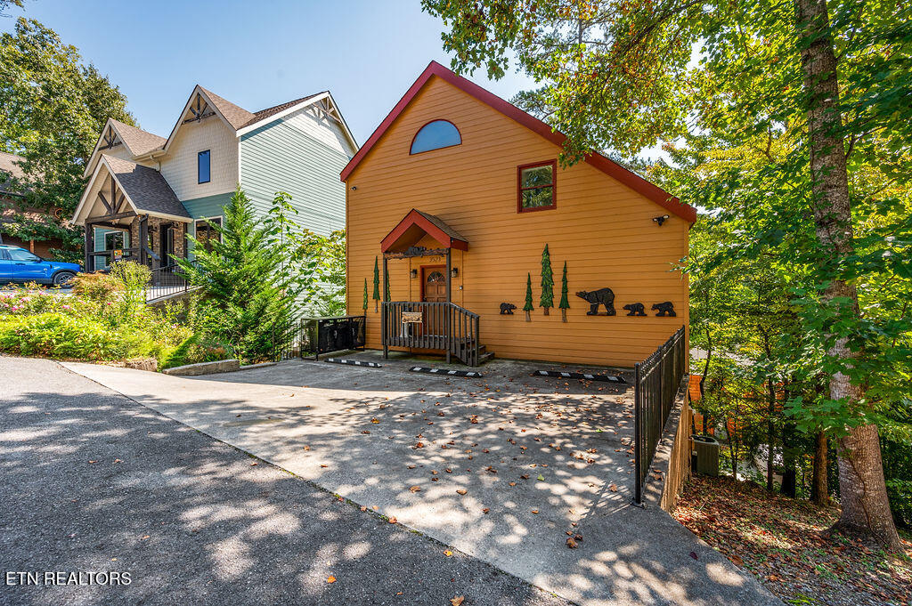 3523 Brook Stone Way Pigeon Forge, TN 37863 - Photo 2 of 34 DSC_5807