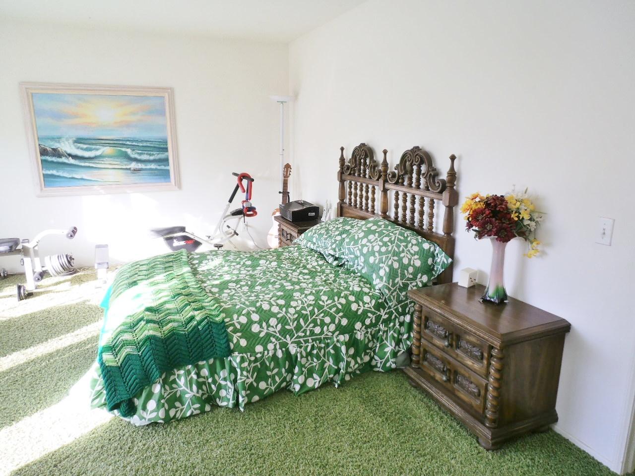 2307 Mint Way Oxnard, CA 93036 - Photo 24 of 39 a living room with furniture and a wooden floor