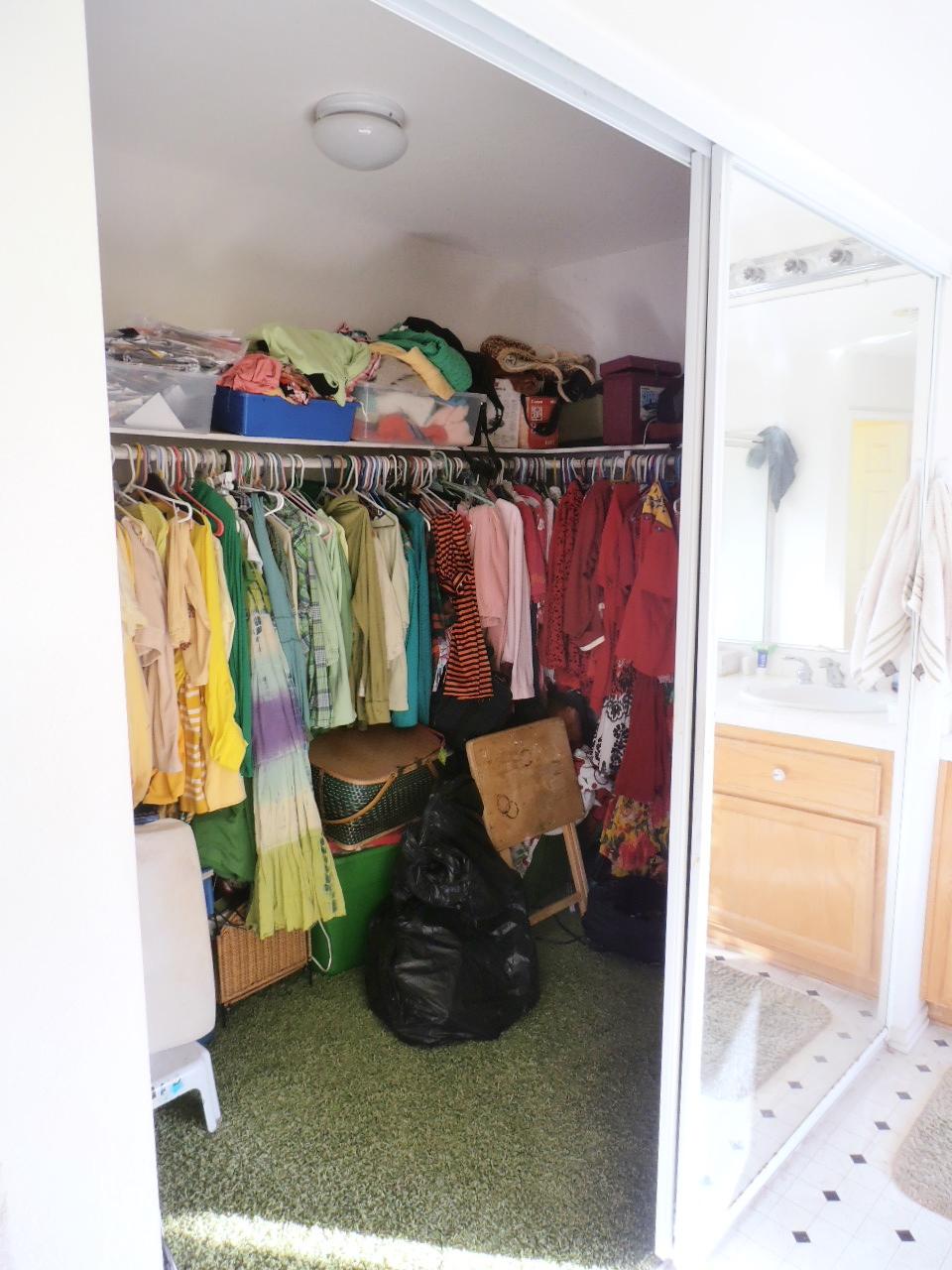 2307 Mint Way Oxnard, CA 93036 - Photo 29 of 39 a bed room with a bed and a painting