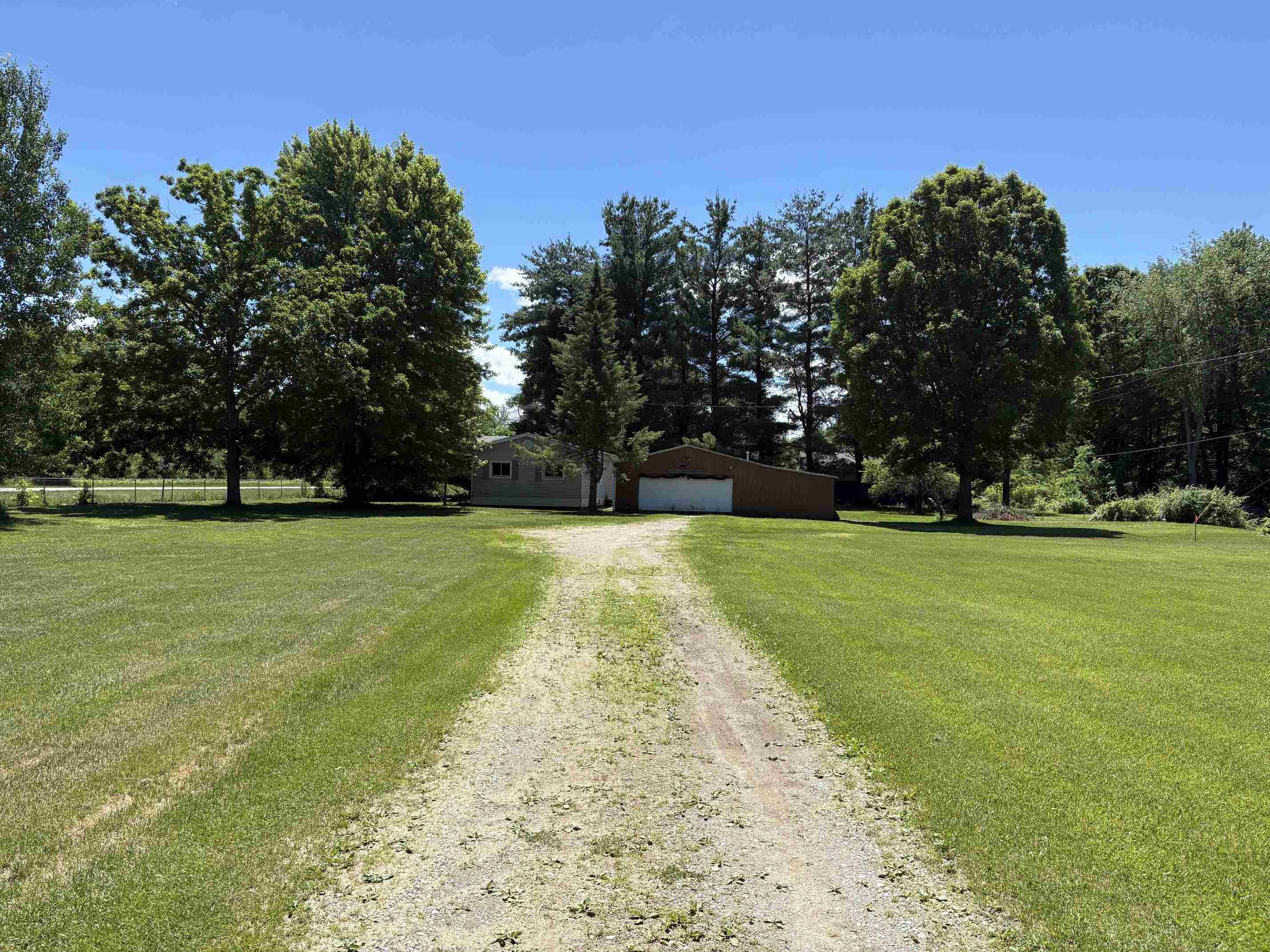 4727 Brown Road Vassar, MI 48768 - Photo 2 of 9