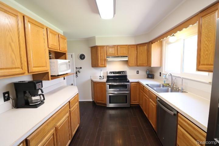 3638 Davison Road Lapeer, MI 48446 - Photo 7 of 16