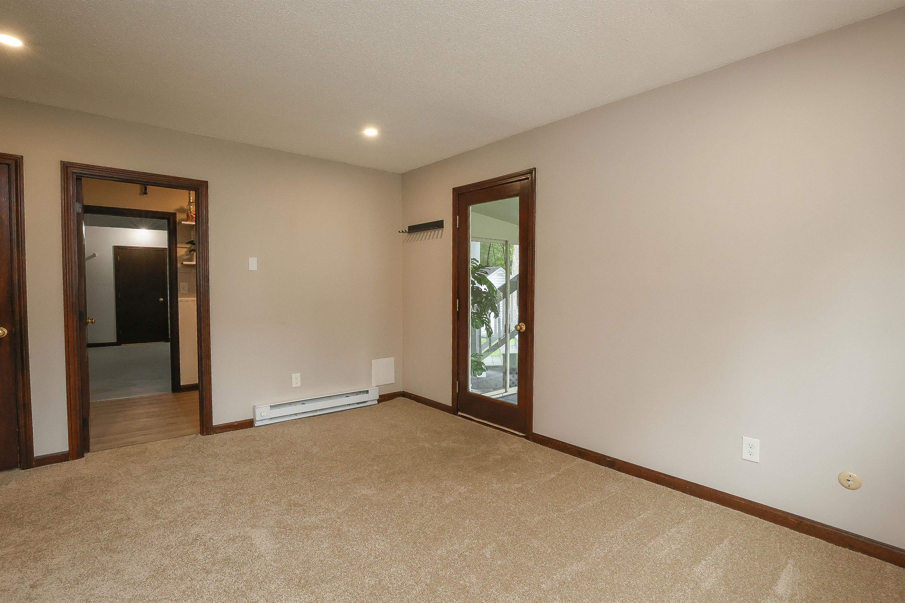 1327 Beech Street Manchester, NH 03104 - Photo 41 of 58