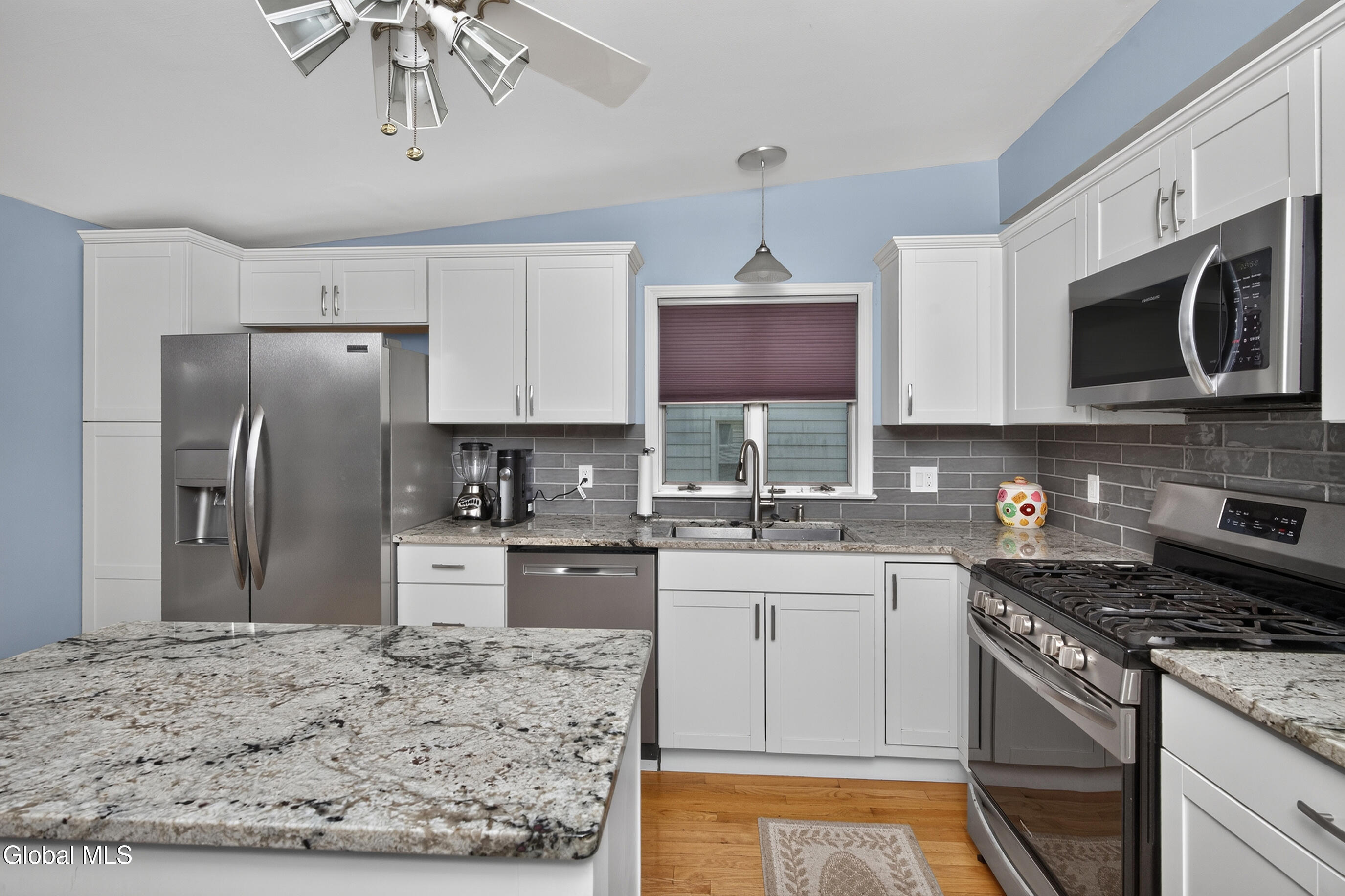809 Thompson Street Schenectady, NY 12306 - Photo 8 of 37 038-809-Thompson-St-Schenectady-NY-12306