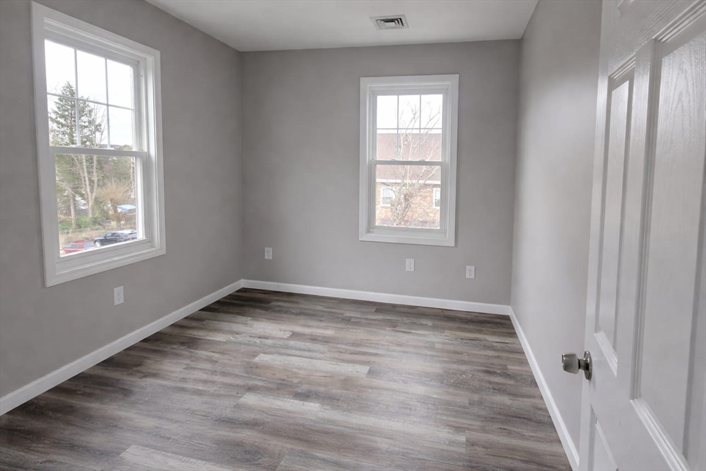 357 Howard Street, Unit 3 Lawrence, MA 01841 - Photo 8 of 8