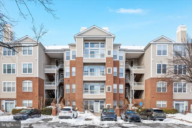 $397,000 | 4200 Mozart Brigade Lane, Unit N, Fairfax, VA 22033