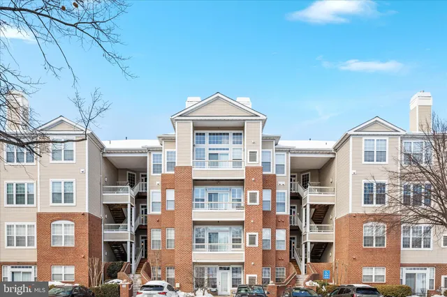 $397,000 | 4200 Mozart Brigade Lane, Unit N, Fairfax, VA 22033