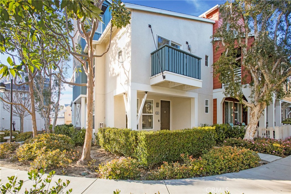 40 Platinum Circle Ladera Ranch, CA 92694 - Photo 3 of 15 front view of a house