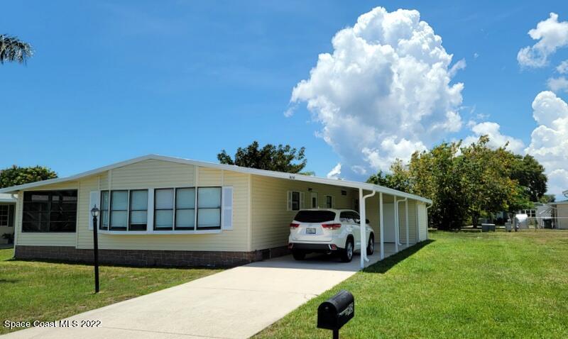 915 Fir Street Sebastian, FL 32976 - Photo 2 of 33