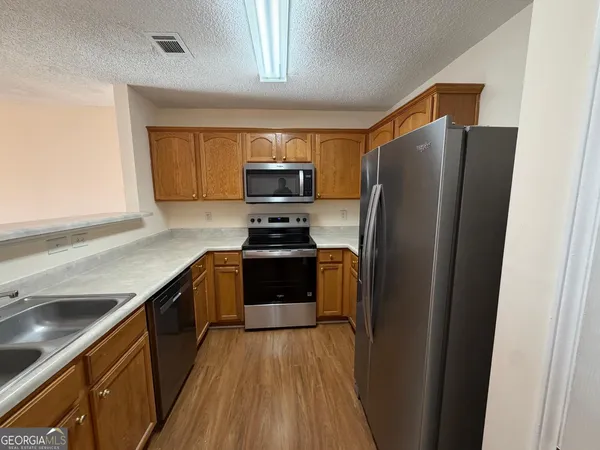 $1,650 | 6296 Hickory Ln Circle, Union City, GA 30291