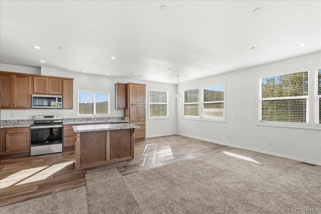 22815-17 Illahee Drive Alpine, CA 91901 - Photo 5 of 42