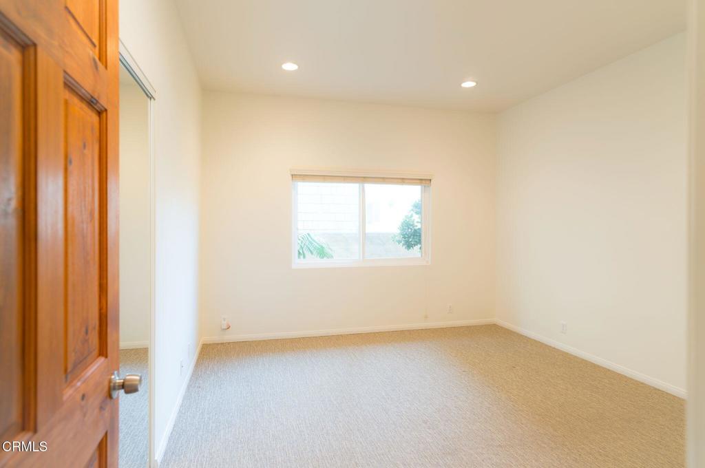 4037 Sunset Lane Oxnard, CA 93035 - Photo 12 of 28 12