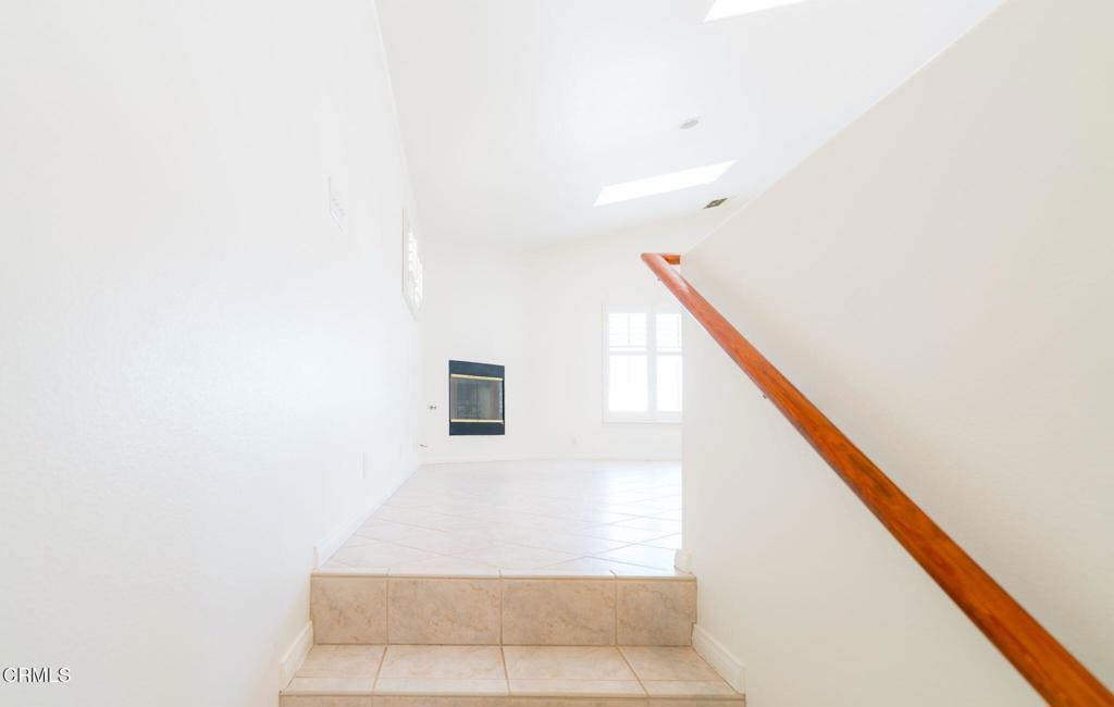 4037 Sunset Lane Oxnard, CA 93035 - Photo 10 of 28 10