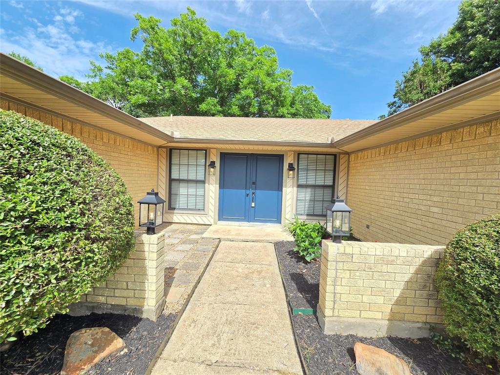 1507 Clover Hill Road Mansfield, TX 76063 - Photo 3 of 37