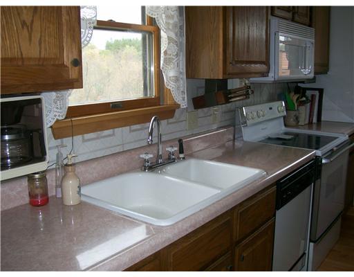 221 Oak Road Chicora, PA 16025 - Photo 5 of 17 Kitchen.