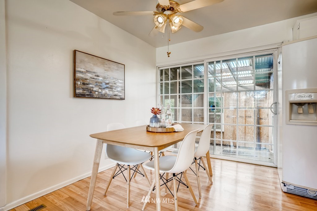 10717 Renton Avenue South Seattle, WA 98178 - Photo 8 of 22 Gallery Image 8