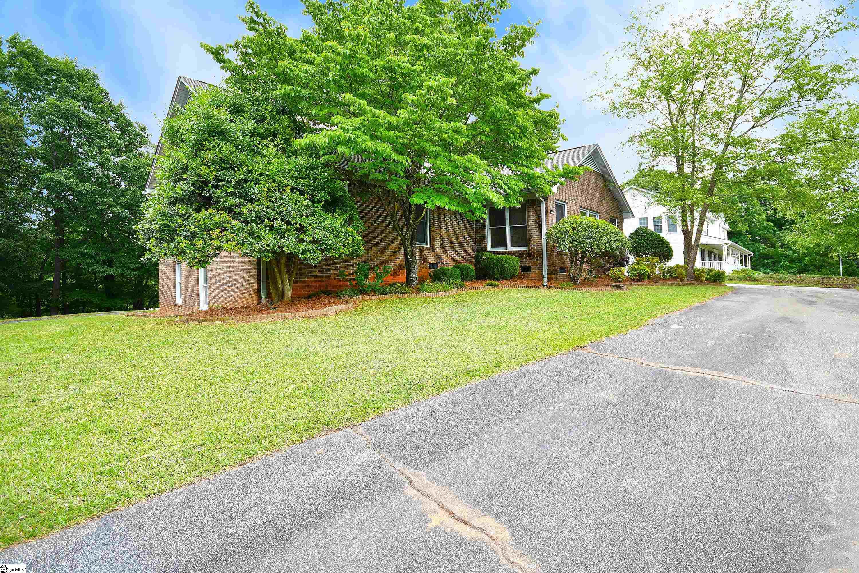 300 Packridge Road Taylors, SC 29687 - Photo 2 of 36