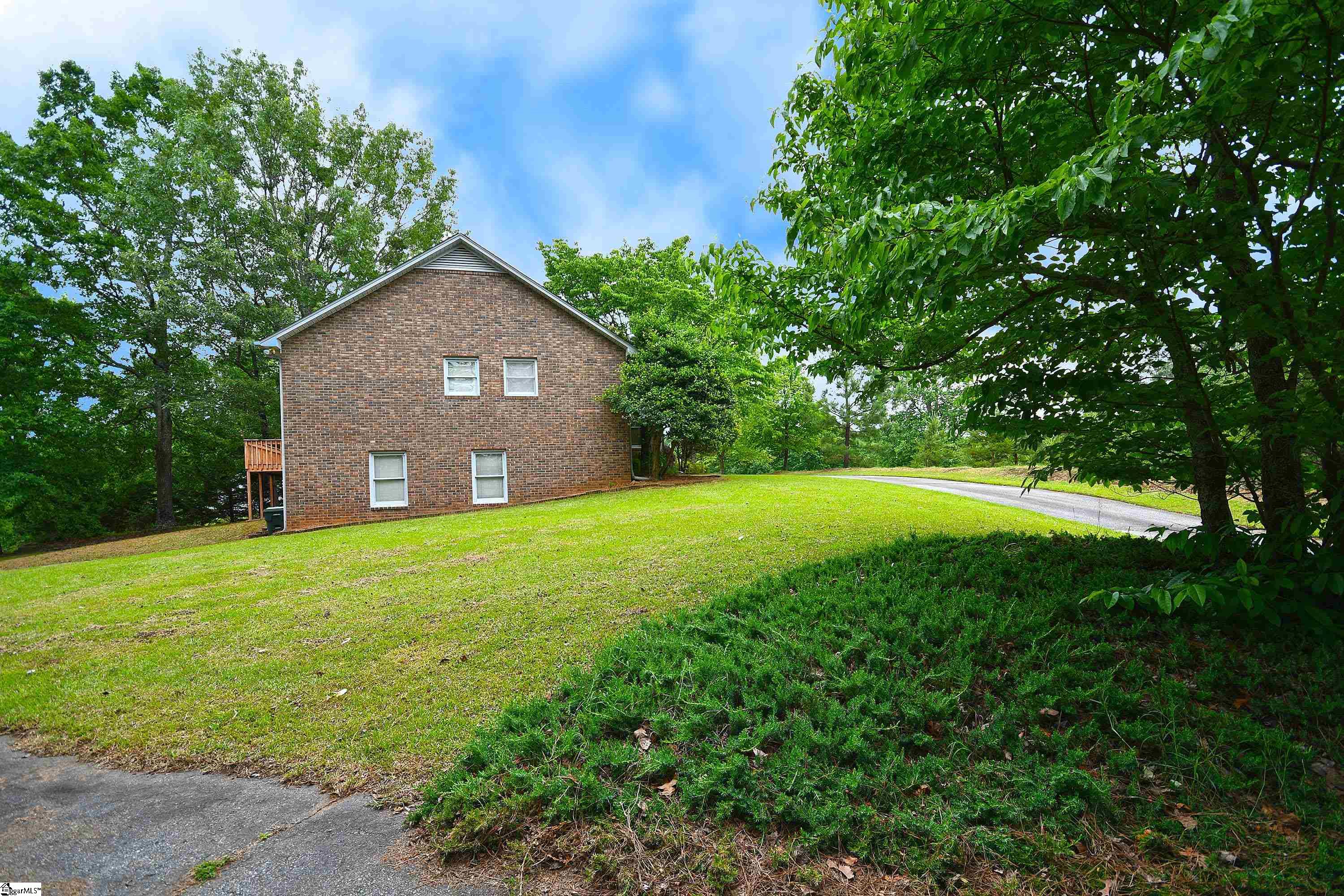 300 Packridge Road Taylors, SC 29687 - Photo 6 of 36