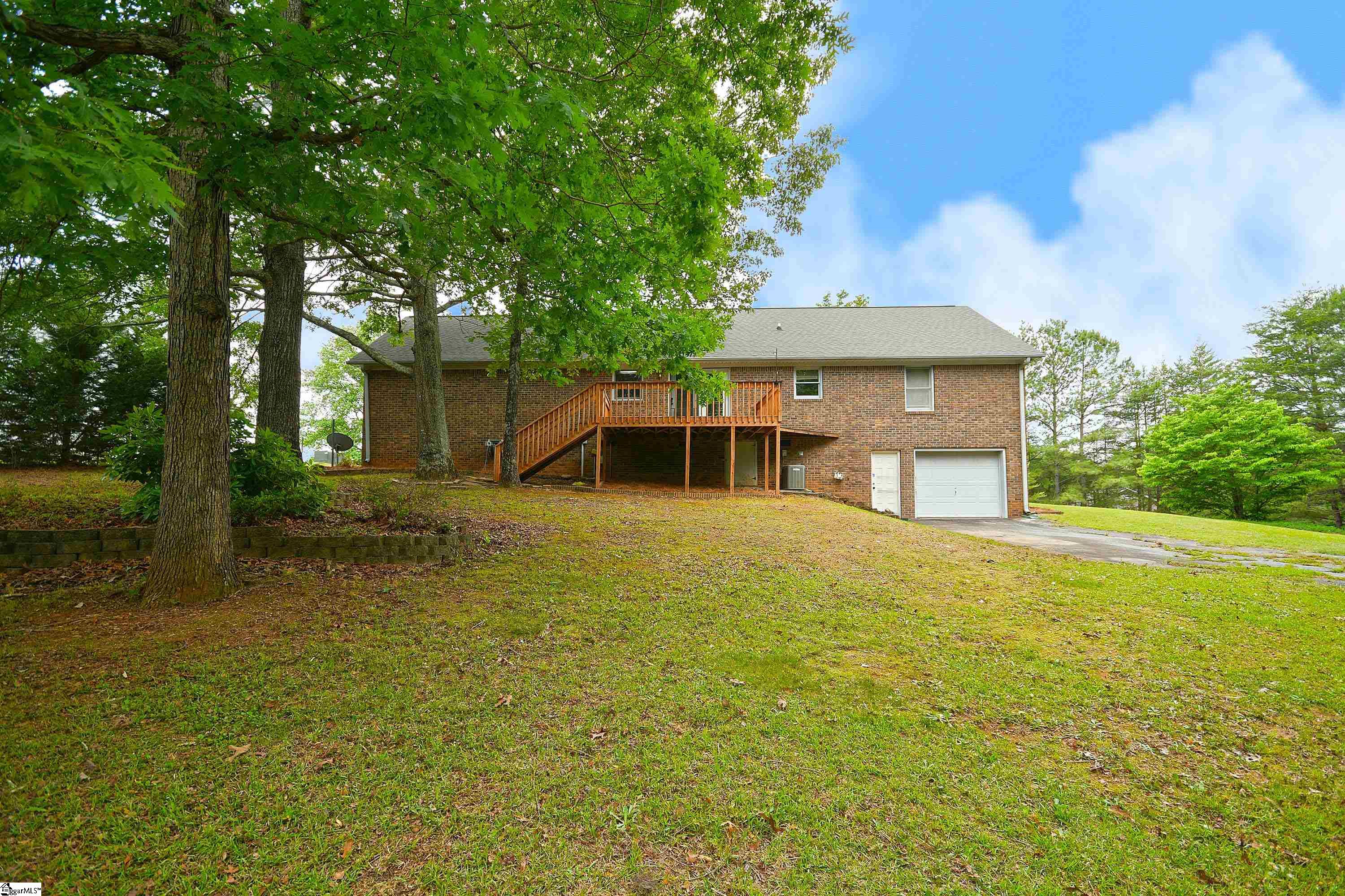 300 Packridge Road Taylors, SC 29687 - Photo 7 of 36