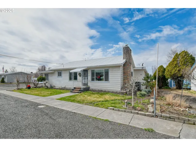 $359,000 | 444 North 3rd Street, Athena, OR 97813