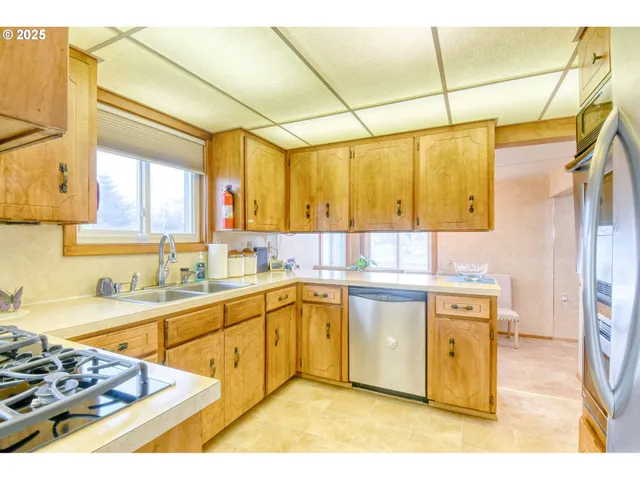 $359,000 | 444 North 3rd Street, Athena, OR 97813