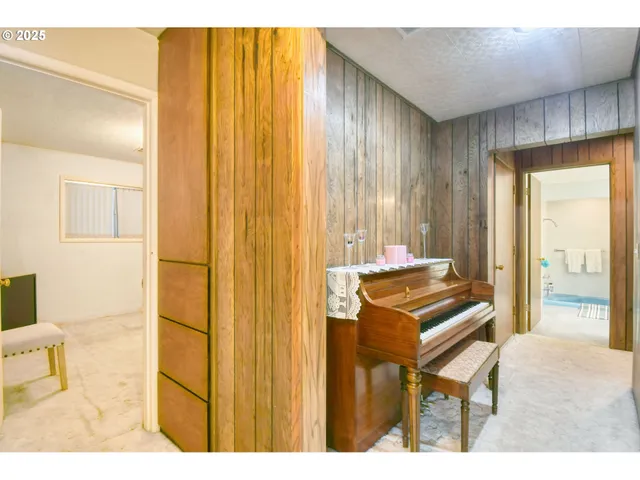 $359,000 | 444 North 3rd Street, Athena, OR 97813