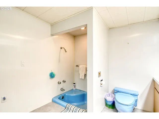 $359,000 | 444 North 3rd Street, Athena, OR 97813