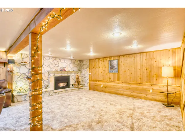 $359,000 | 444 North 3rd Street, Athena, OR 97813