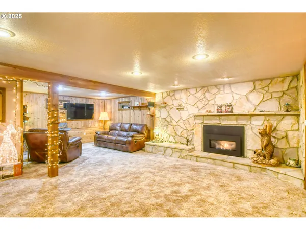 $349,000 | 444 North 3rd Street, Athena, OR 97813