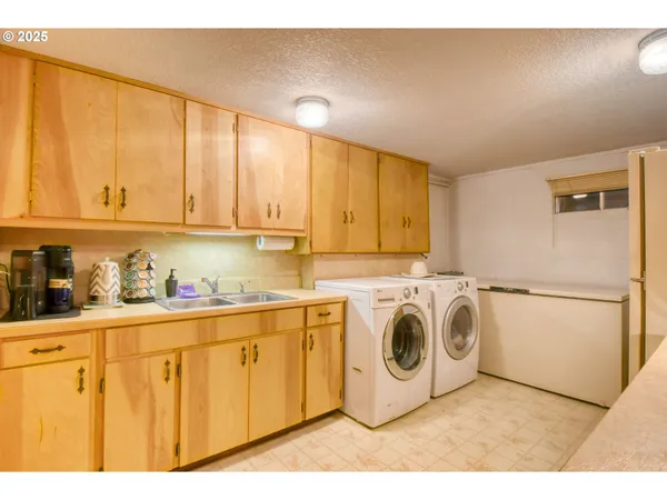 $349,000 | 444 North 3rd Street, Athena, OR 97813