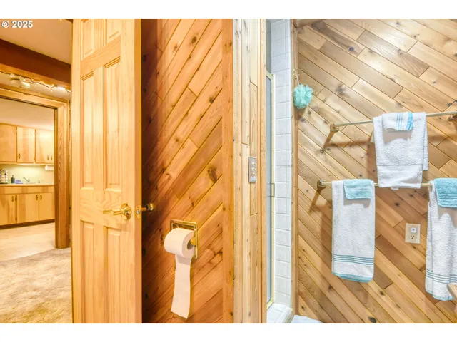 $359,000 | 444 North 3rd Street, Athena, OR 97813