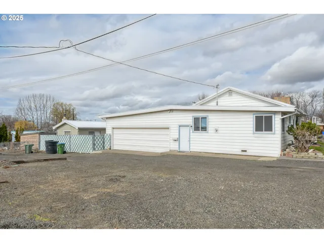 $359,000 | 444 North 3rd Street, Athena, OR 97813