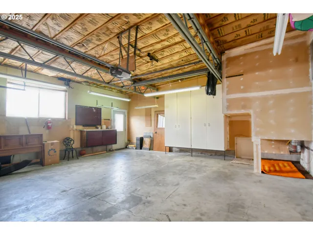 $359,000 | 444 North 3rd Street, Athena, OR 97813