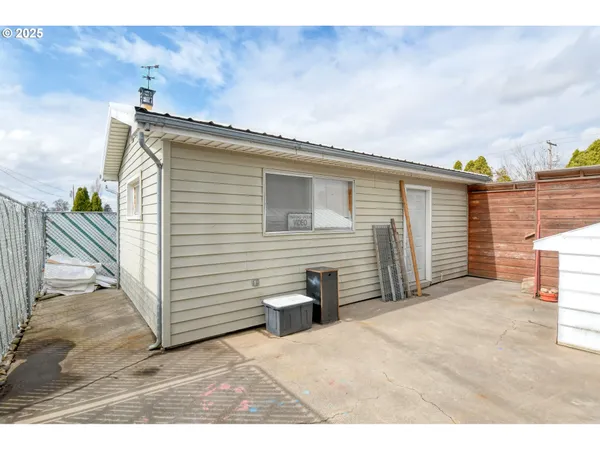 $349,000 | 444 North 3rd Street, Athena, OR 97813