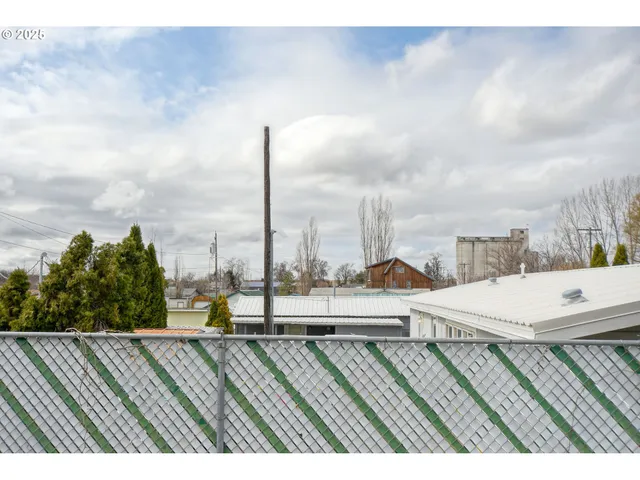 $359,000 | 444 North 3rd Street, Athena, OR 97813