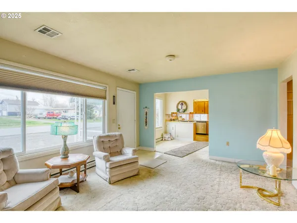 $349,000 | 444 North 3rd Street, Athena, OR 97813