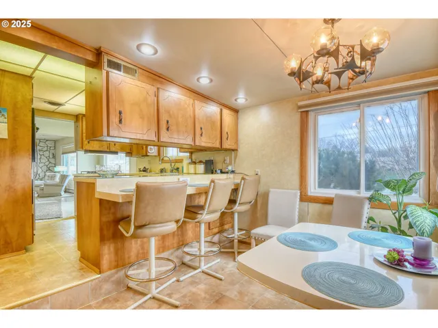 $359,000 | 444 North 3rd Street, Athena, OR 97813