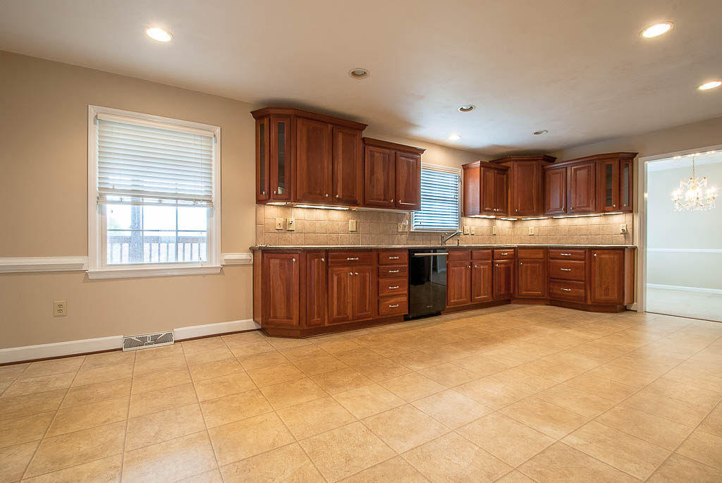18 Stayman Road Roanoke, VA 24019 - Photo 17 of 41 DSC_0085-HDR