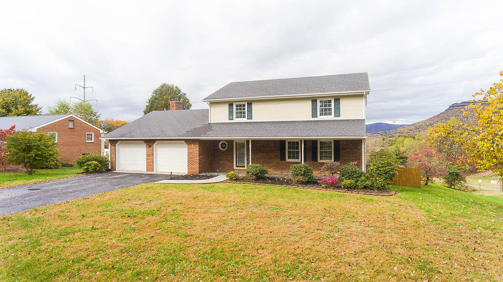 18 Stayman Road Roanoke, VA 24019 - Photo 3 of 41 DJI_0156
