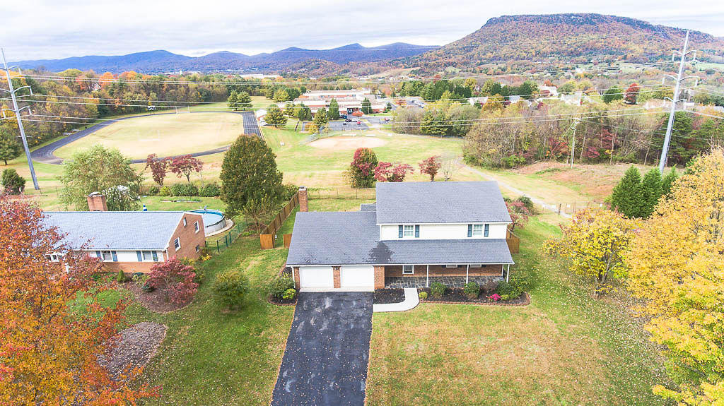 18 Stayman Road Roanoke, VA 24019 - Photo 4 of 41 DJI_0160