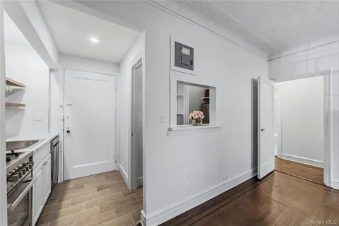 $319,500 | 14 North Chatsworth Avenue, Unit 1K, Larchmont, NY 10538