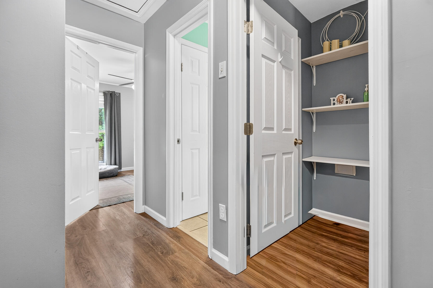 1736 Sulgrave Road Charleston, SC 29414 - Photo 21 of 38 Hallway Area Upstairs
