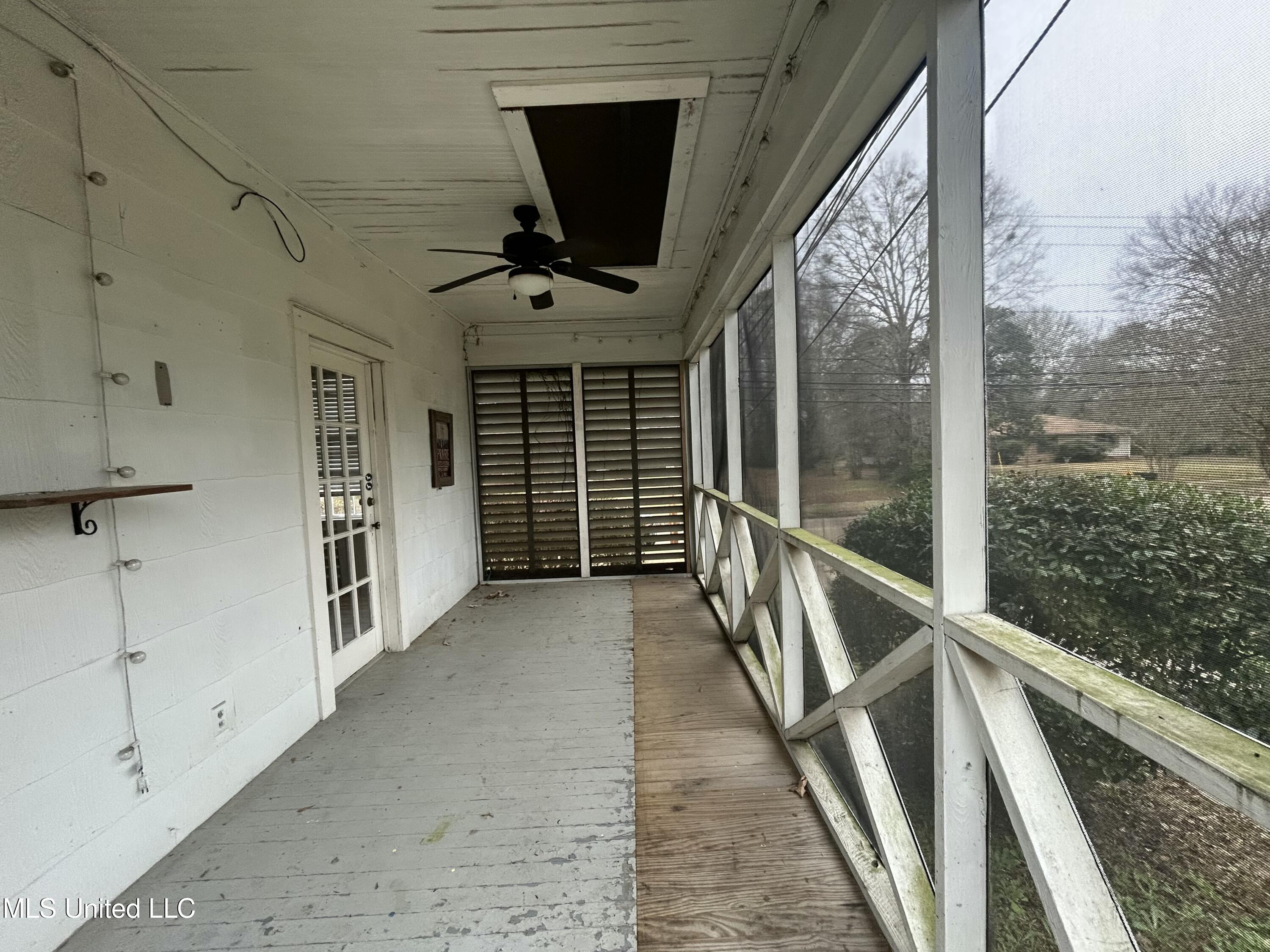 366 East Center Street Canton, MS 39046 - Photo 13 of 14 IMG_5910