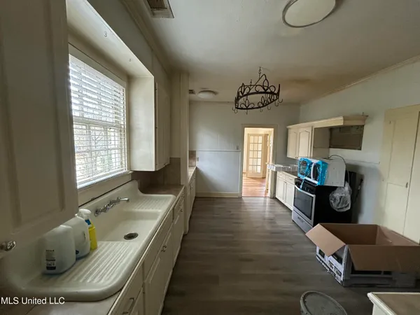 $159,500 | 366 East Center Street, Canton, MS 39046