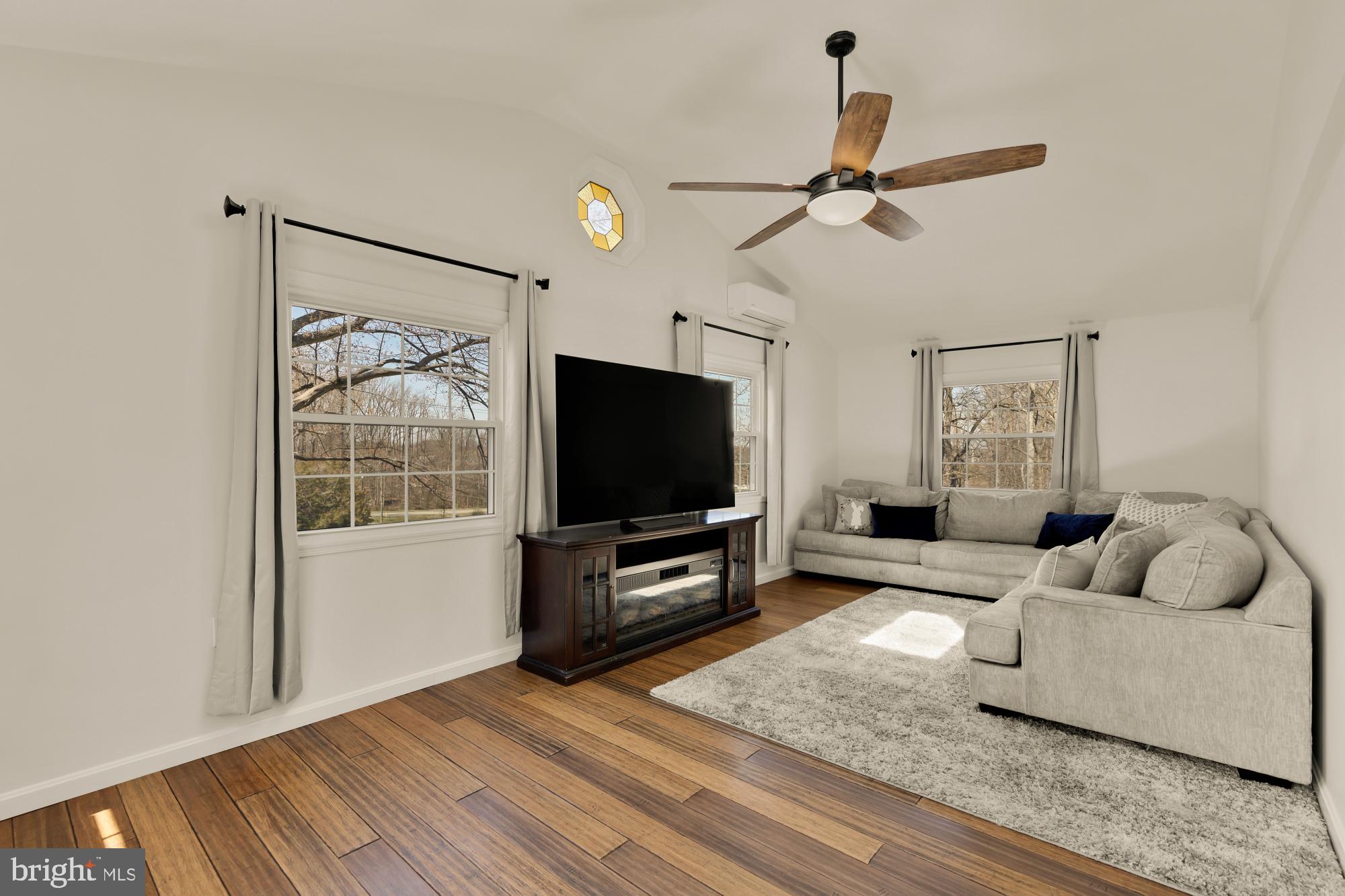2205 Cherry Hill Road Dumfries, VA 22026 - Photo 6 of 40 Sun Drenched Living Space