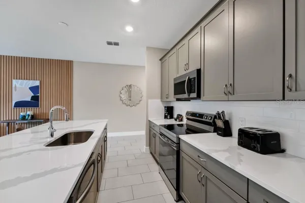 $2,850 | 7846 Spectrum Drive, Reunion, FL 34747