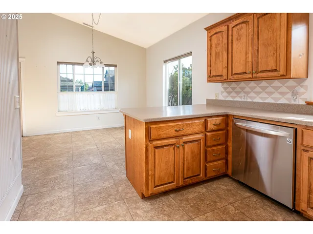 $459,900 | 83 Sunday Drive, Creswell, OR 97426