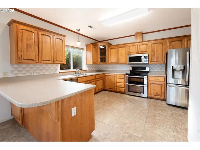 $459,900 | 83 Sunday Drive, Creswell, OR 97426